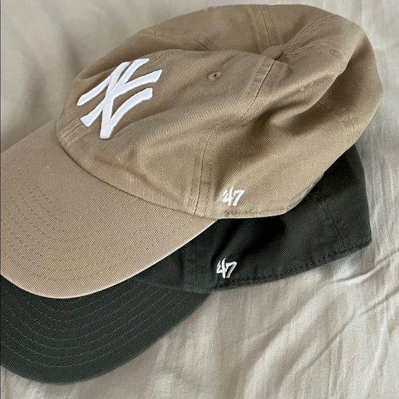 47 Brand New York Yankees Adjustable Caps Bundle - Like New - Picture 5 of 5